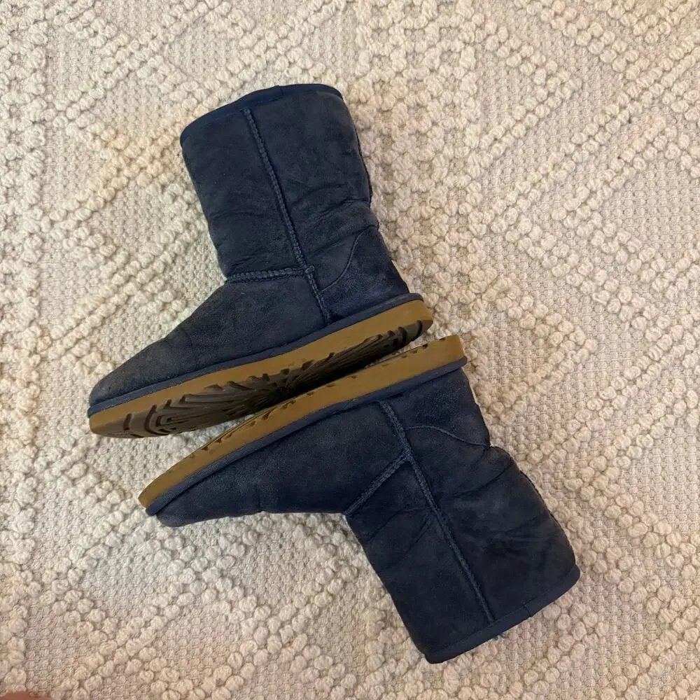 UGG Classic Short Uggs Blue Size 6